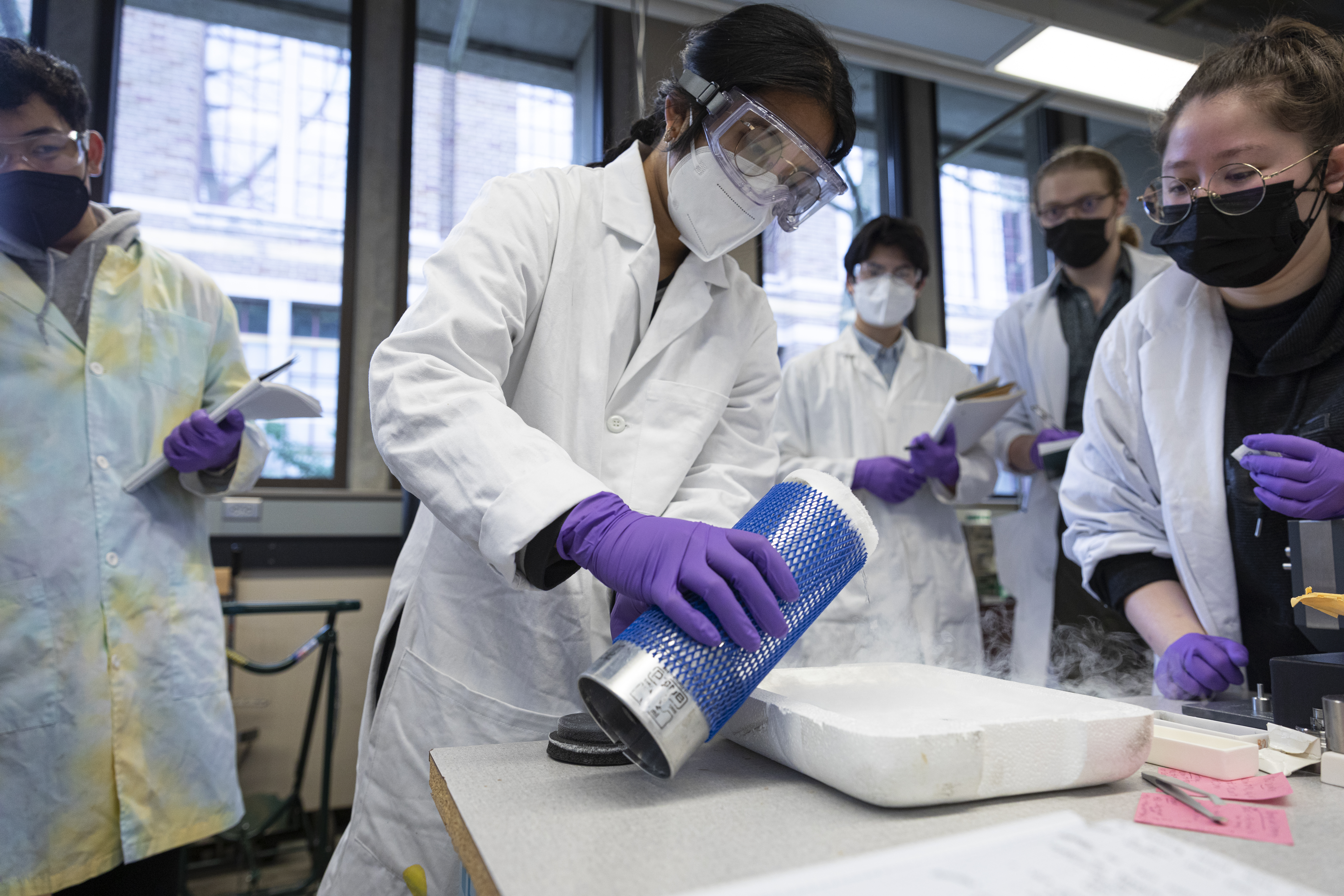 Group of students in MSE lab