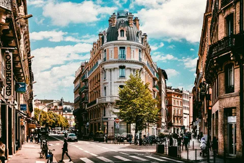 A Paris street scene